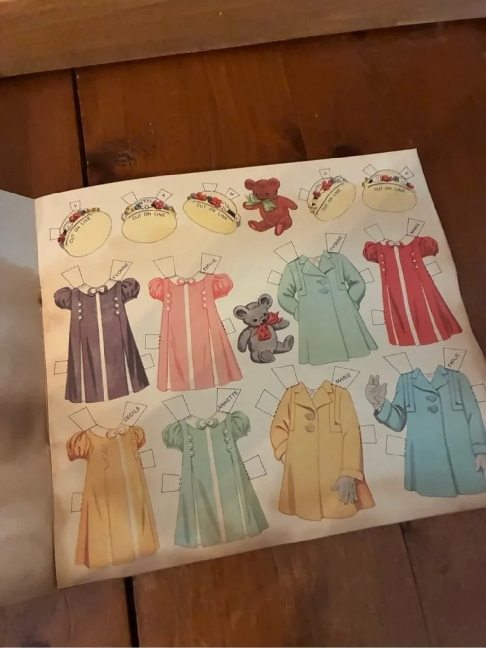 The Dionne Quintuplets Dolls & Costumes Cut-Out Book 1984